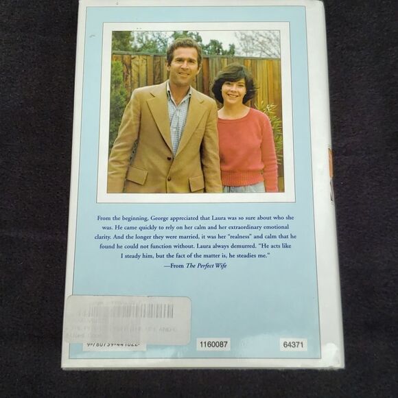 💚3/$20 Book: "The Perfect Wife" - Laura Bush by A Gerhart - Picture 2 of 7